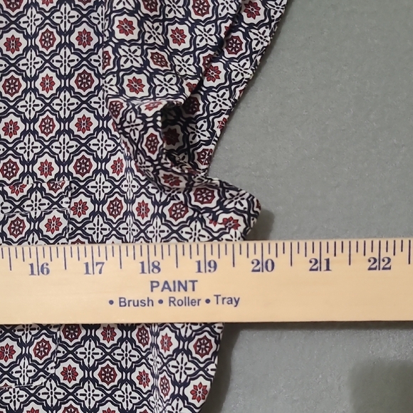 LIZ CLAIBORNE Geometric Print Women's Cap Sleeve Blouse Tunic Top - Size Medium - Picture 8 of 13